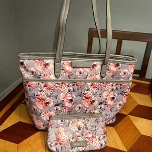 Rosetta Tessa tote—-4 outside pockets (2 on each side)